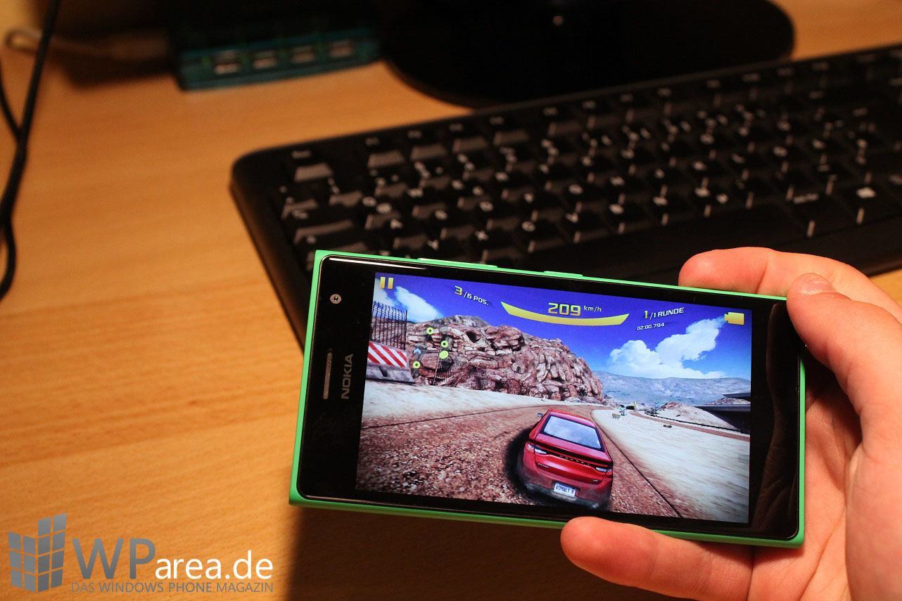 Lumia Lumia 735 grün green review games asphalt 8
