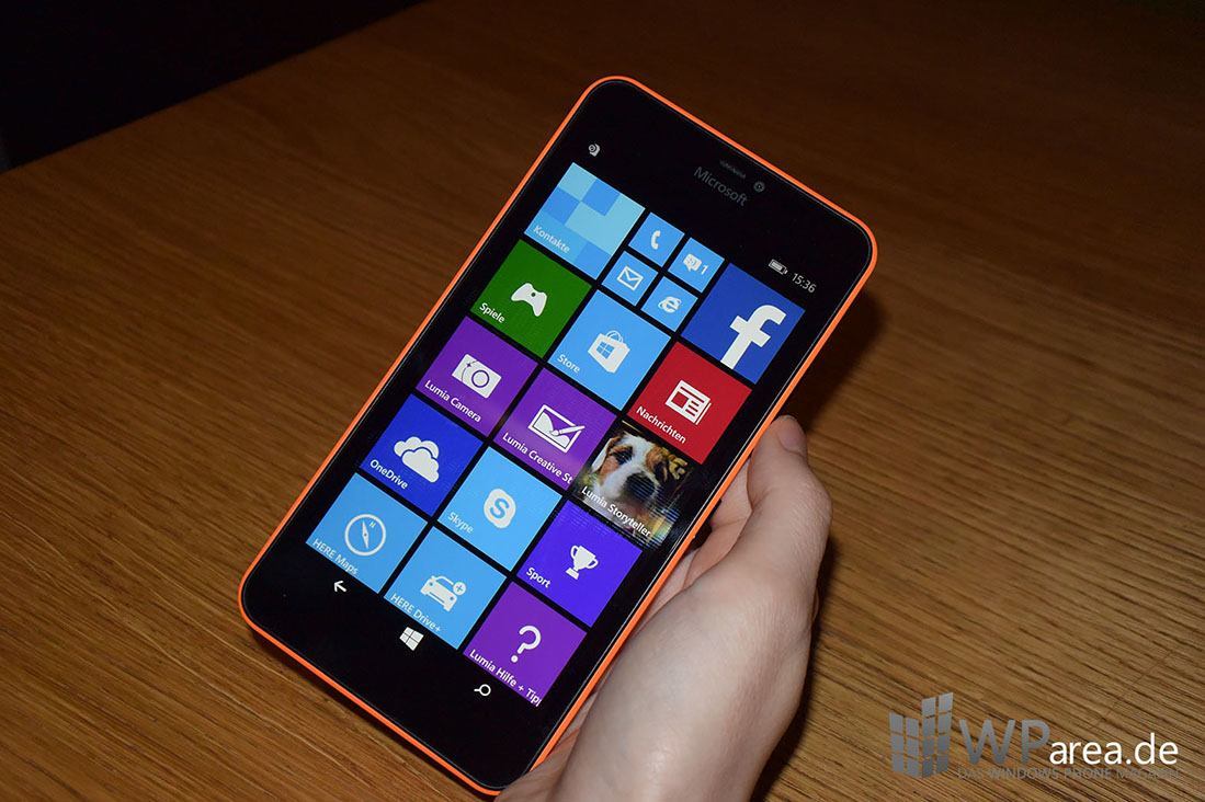 Microsoft Lumia 640 Hands-On front display