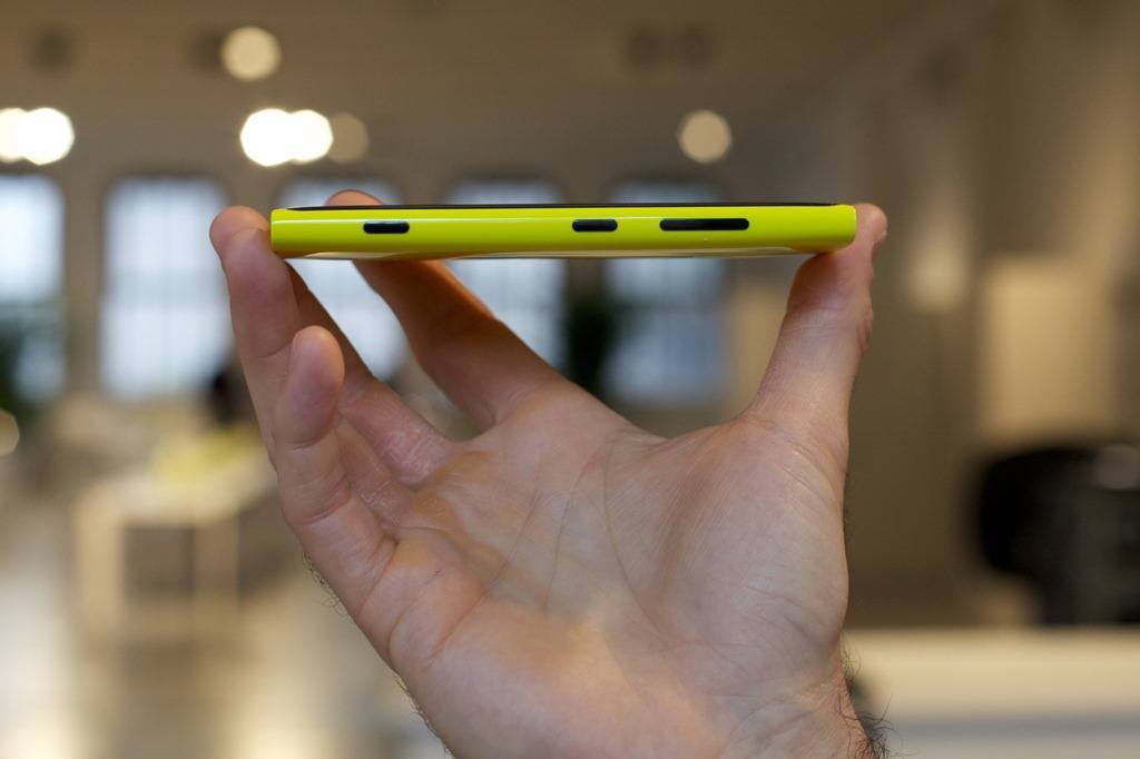 Nokia: Wir wollten das Lumia 920 nicht durch einen microSD Steckplatz verunstalten