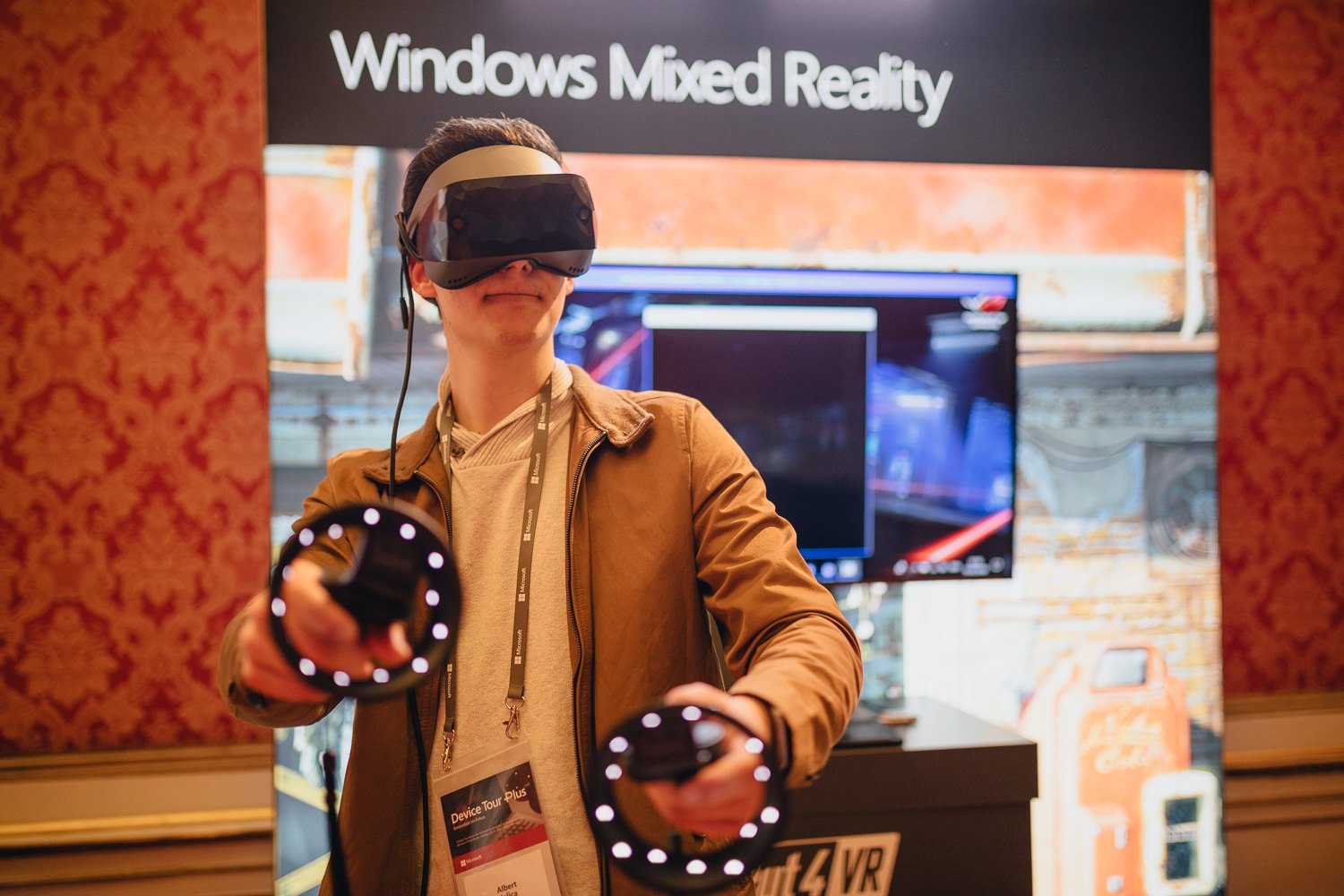 VirtualLink: Künftige Windows Mixed Reality-Headsets mit einem Kabel verbunden