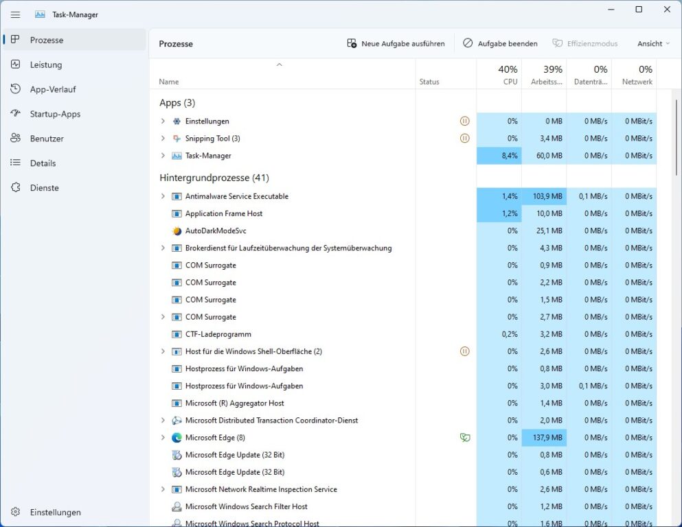 Der neue Task Manager von Windows 11 in der Akzentfarbe Blau